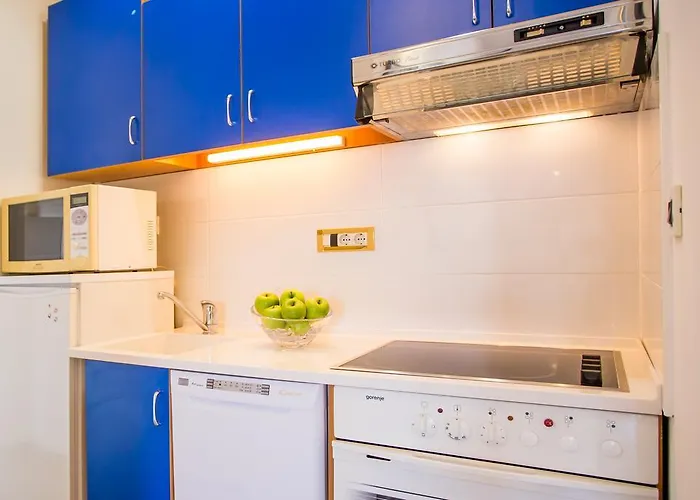 Zlatica By El-pi Tours Apartamento Malinska